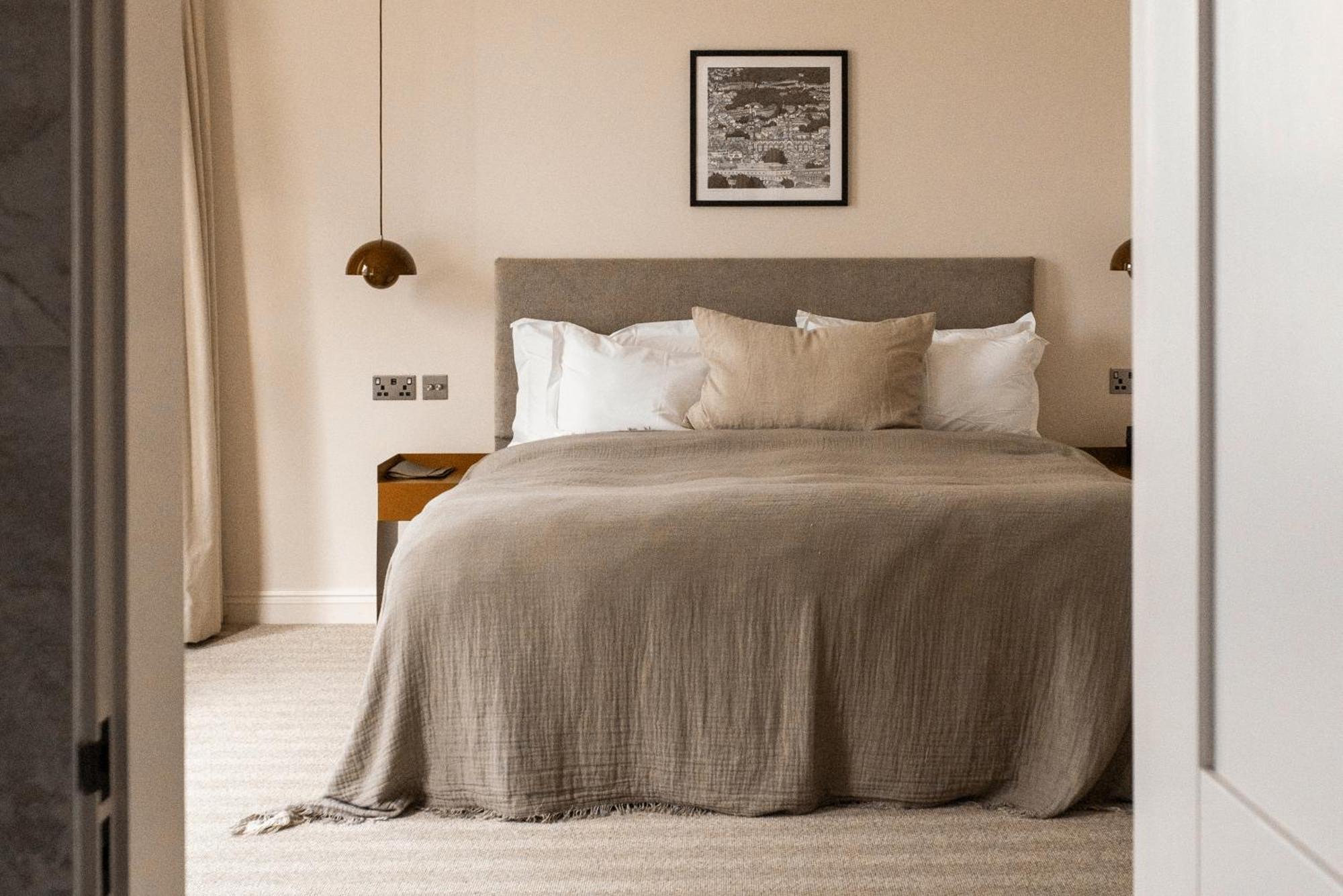 Leighton House - Boutique Guesthouse Bath Kültér fotó A bedroom